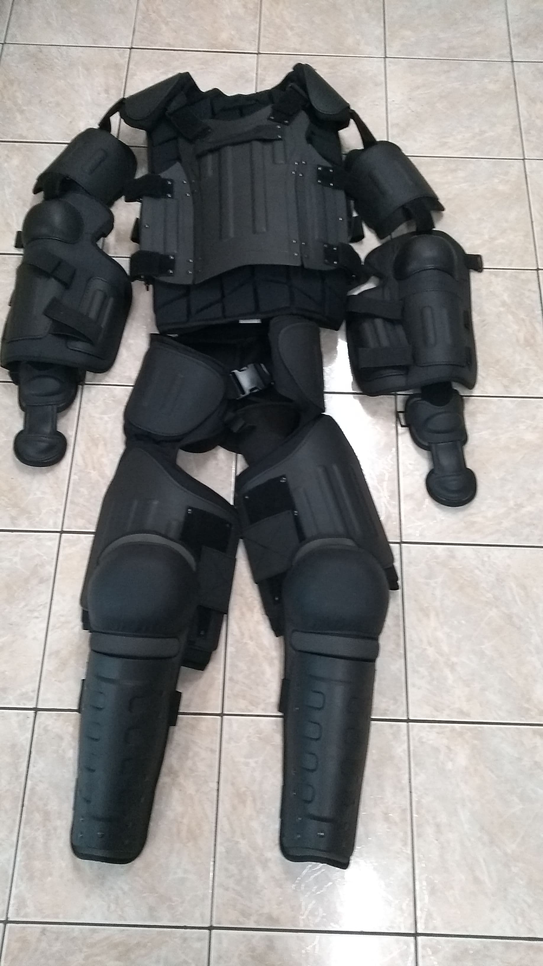 Lote 1537 - ROUPA TÁTICA ANTI-TUMULTO